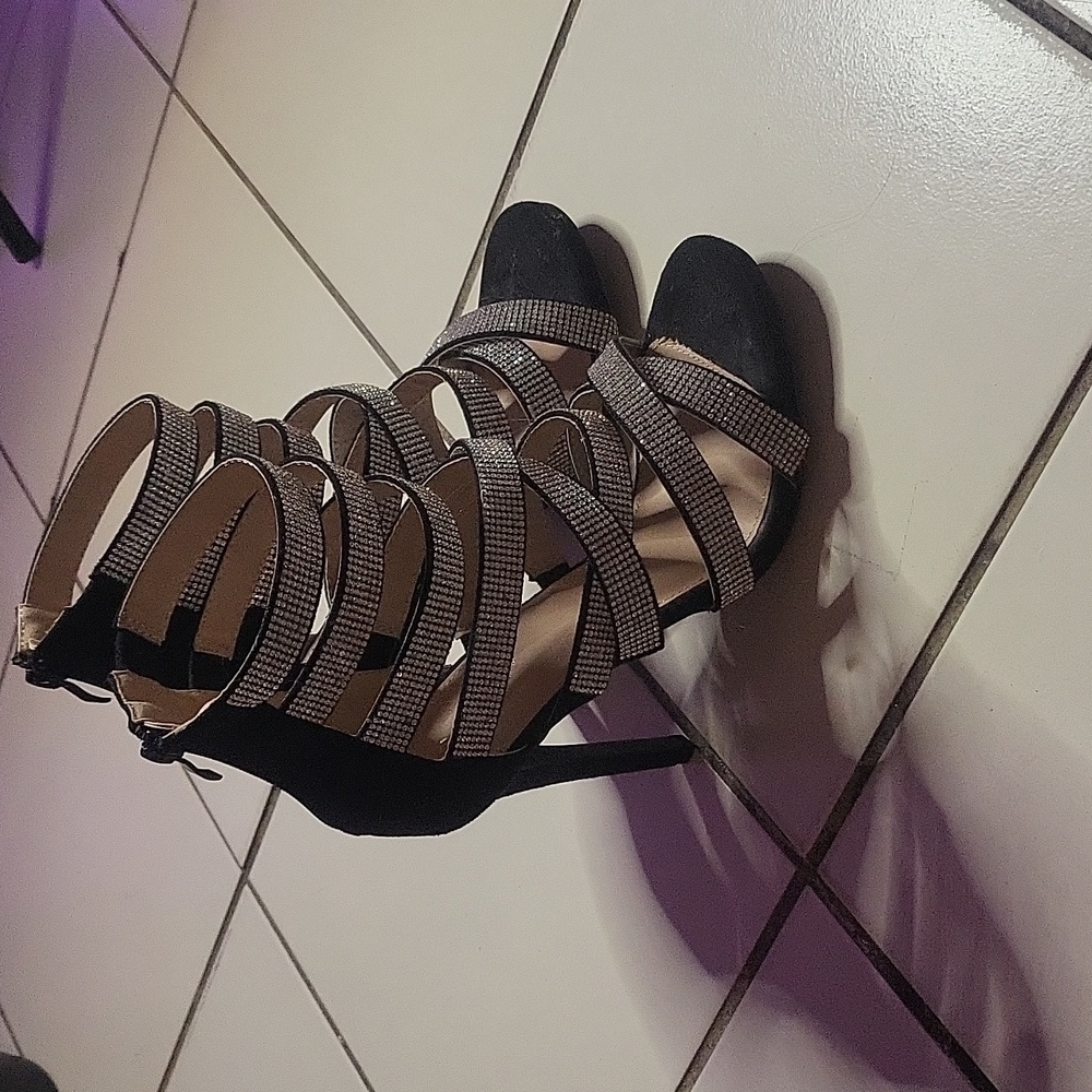 Shoes - Picture 2 of 3